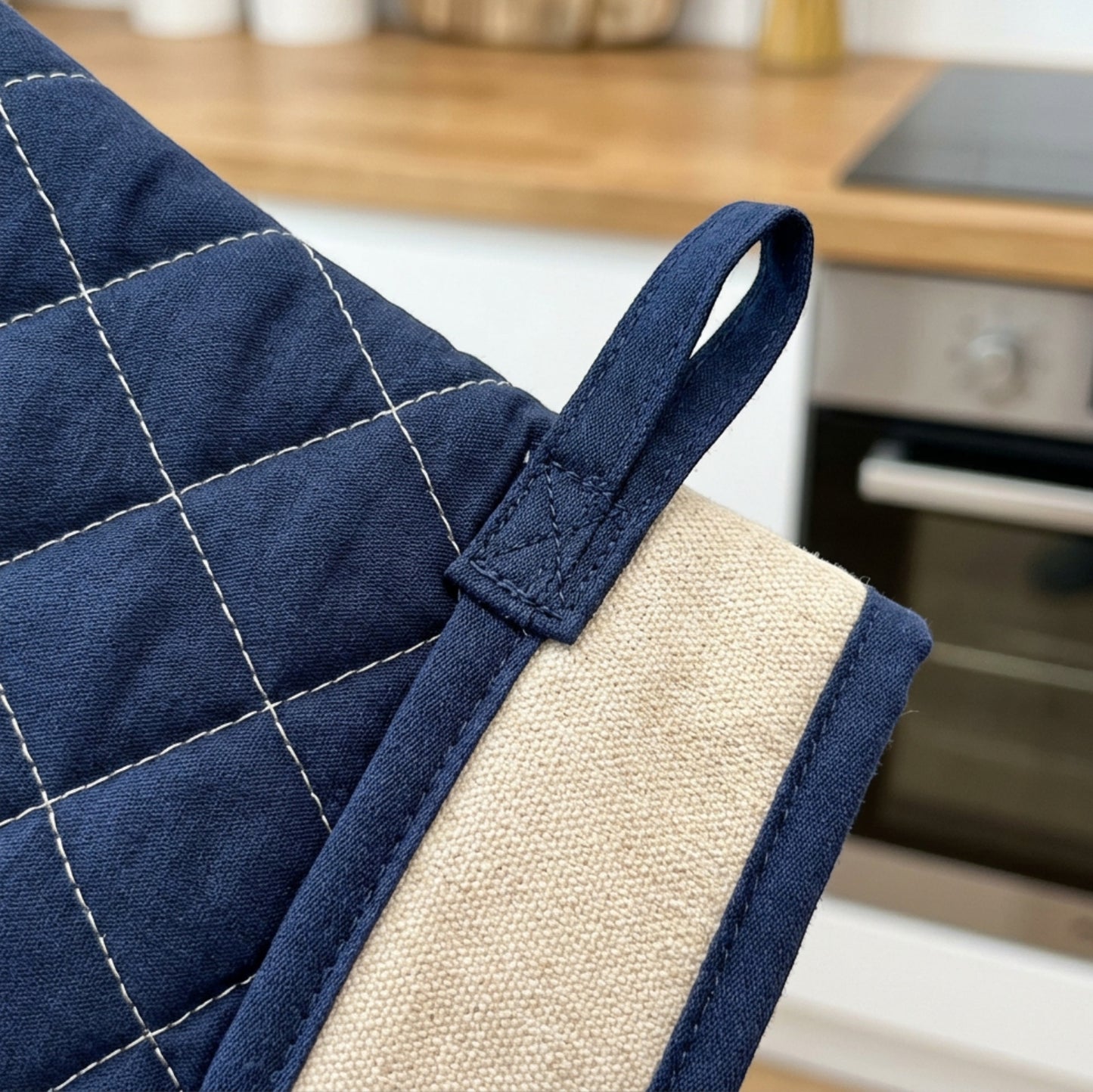 Flins Quilted Cotton Oven Mitts 30 cm Navy Pair - Detail view