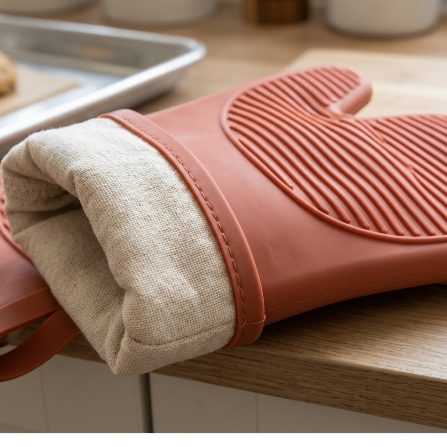 Flins Ribbed Silicone Oven Mitts 33 cm Terracotta Pair - Detail view