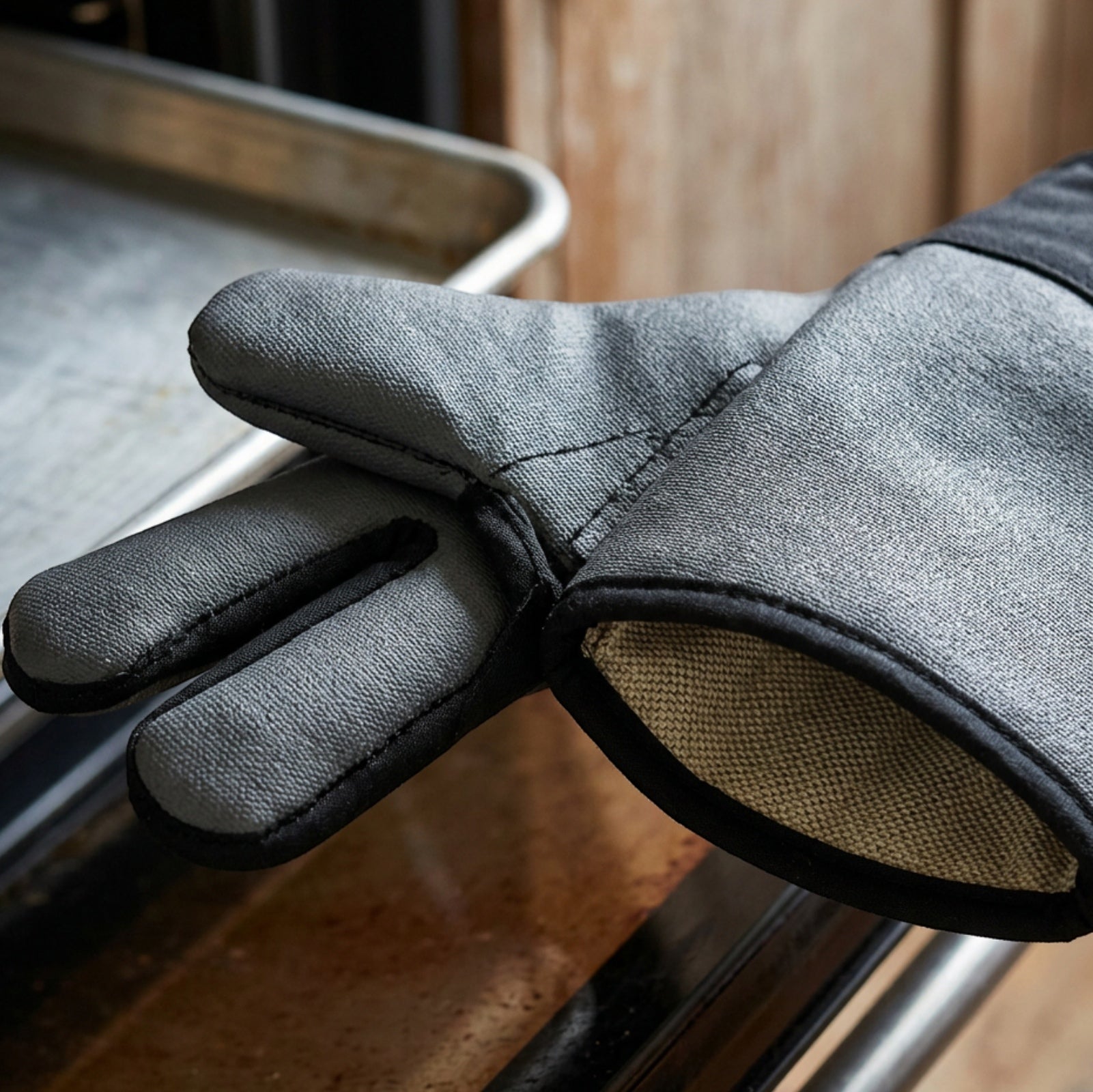 Flins Split-Finger Oven Glove 36 cm Charcoal - Detail view
